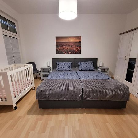 Wohnung In Oberhausen: Zentral & Ruhig, Eigener Eingang Обергаузен Екстер'єр фото