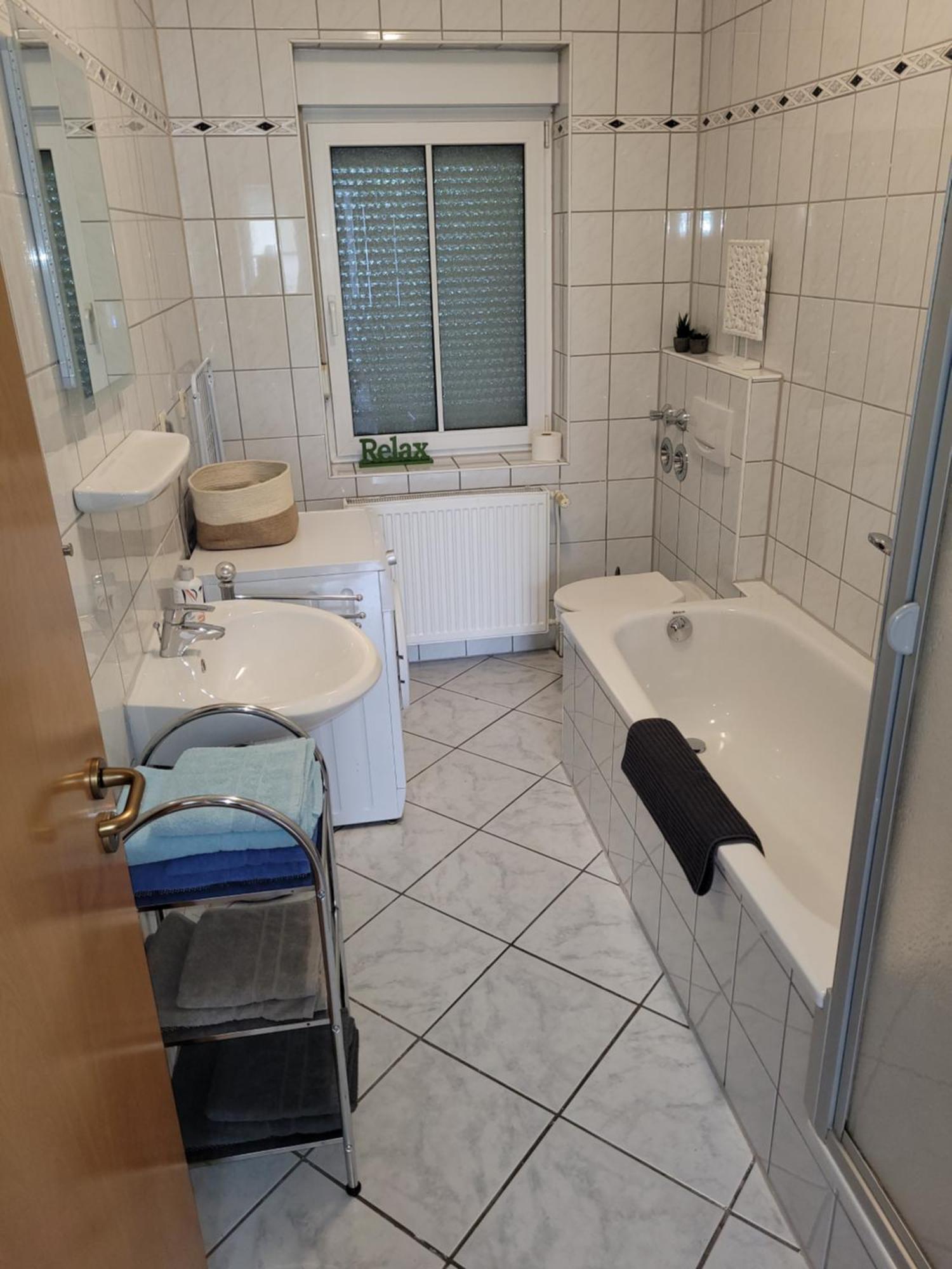 Wohnung In Oberhausen: Zentral & Ruhig, Eigener Eingang Обергаузен Екстер'єр фото