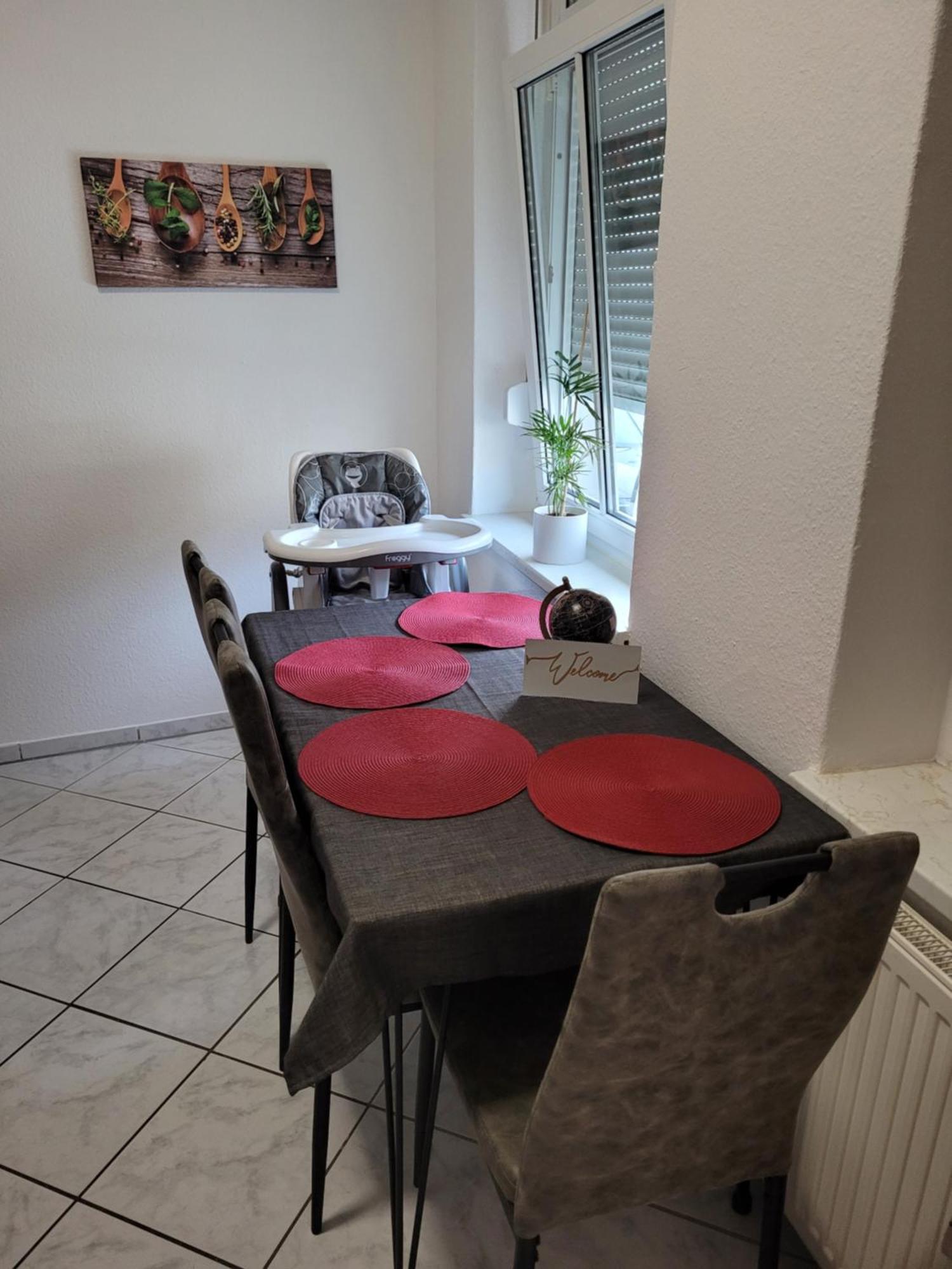 Wohnung In Oberhausen: Zentral & Ruhig, Eigener Eingang Обергаузен Екстер'єр фото